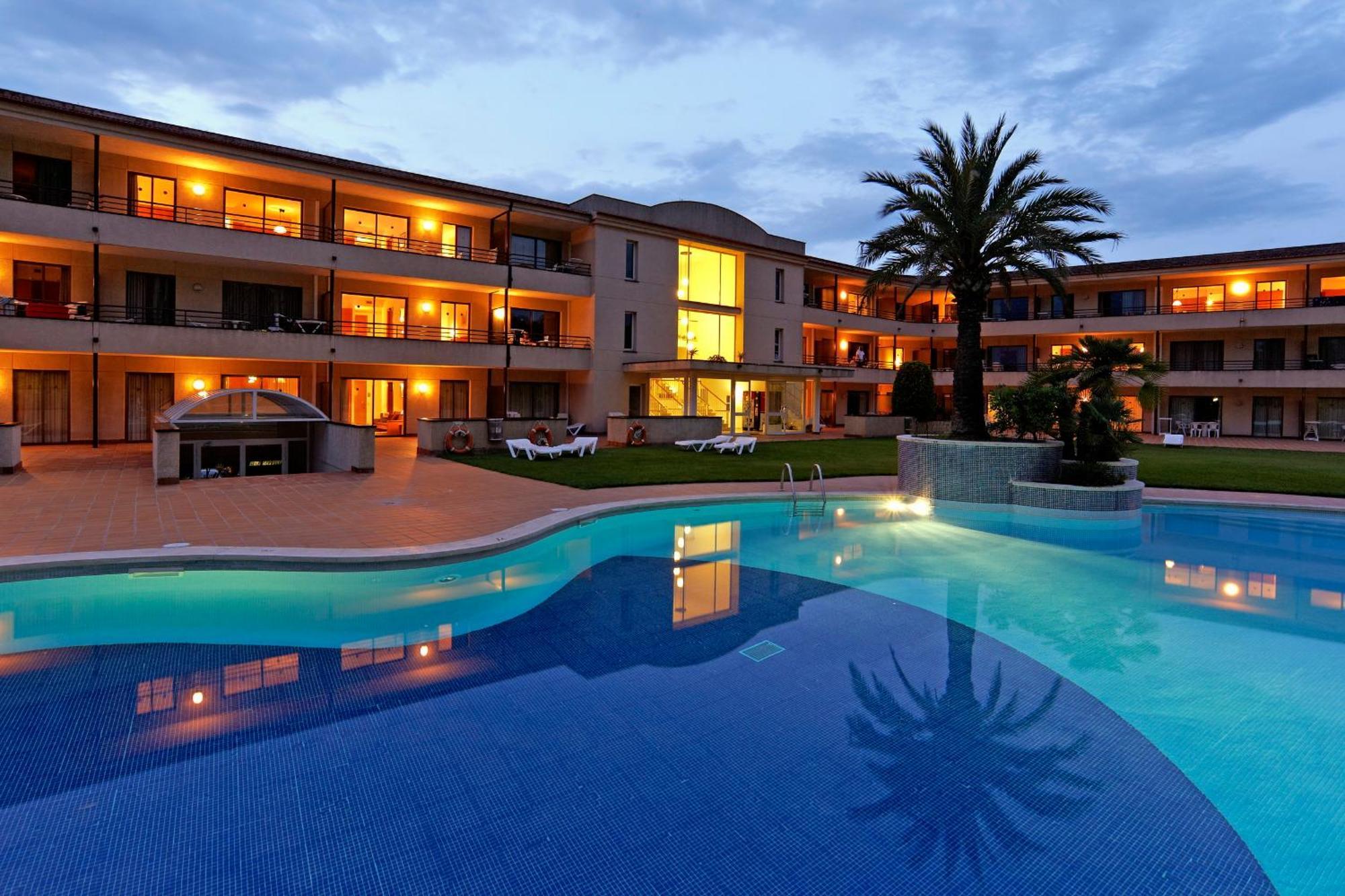 Aparthotel Golf Beach Палс Екстериор снимка